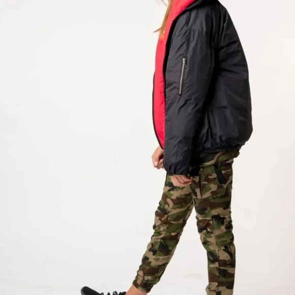 Kuwalla Tee Winter Oversized Reversible Black Red Down Jacket size L - Picture 3 of 11